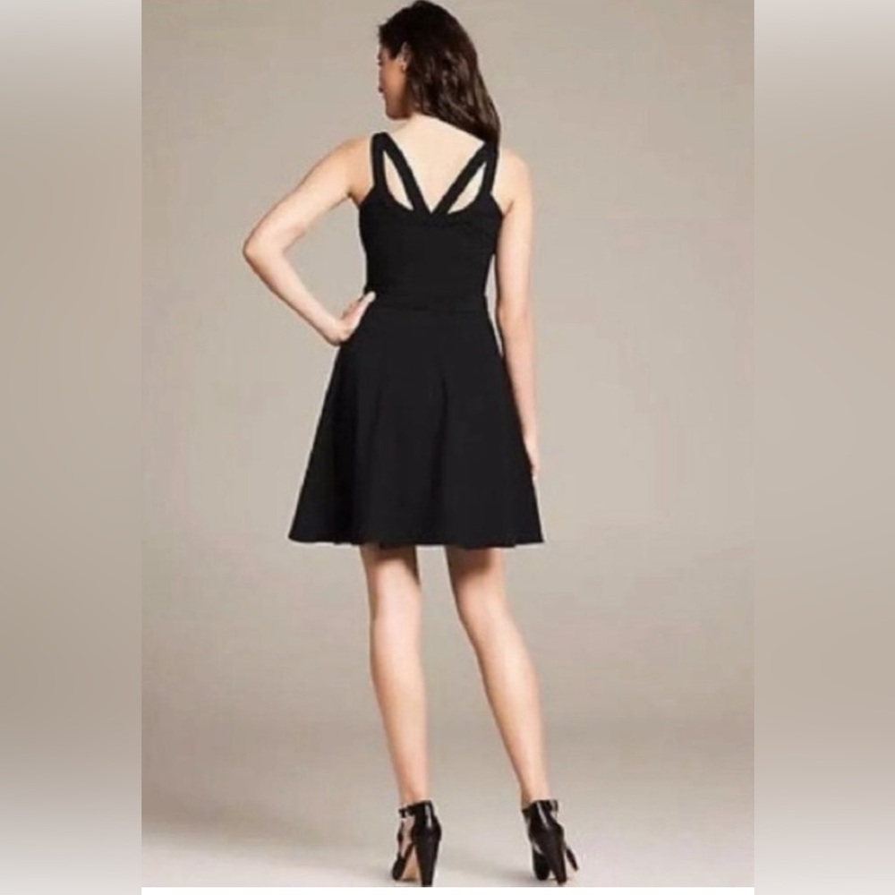 ☀️3/$15 Banana Republic Sleeveless Fit & Flare Skater Dress 4P